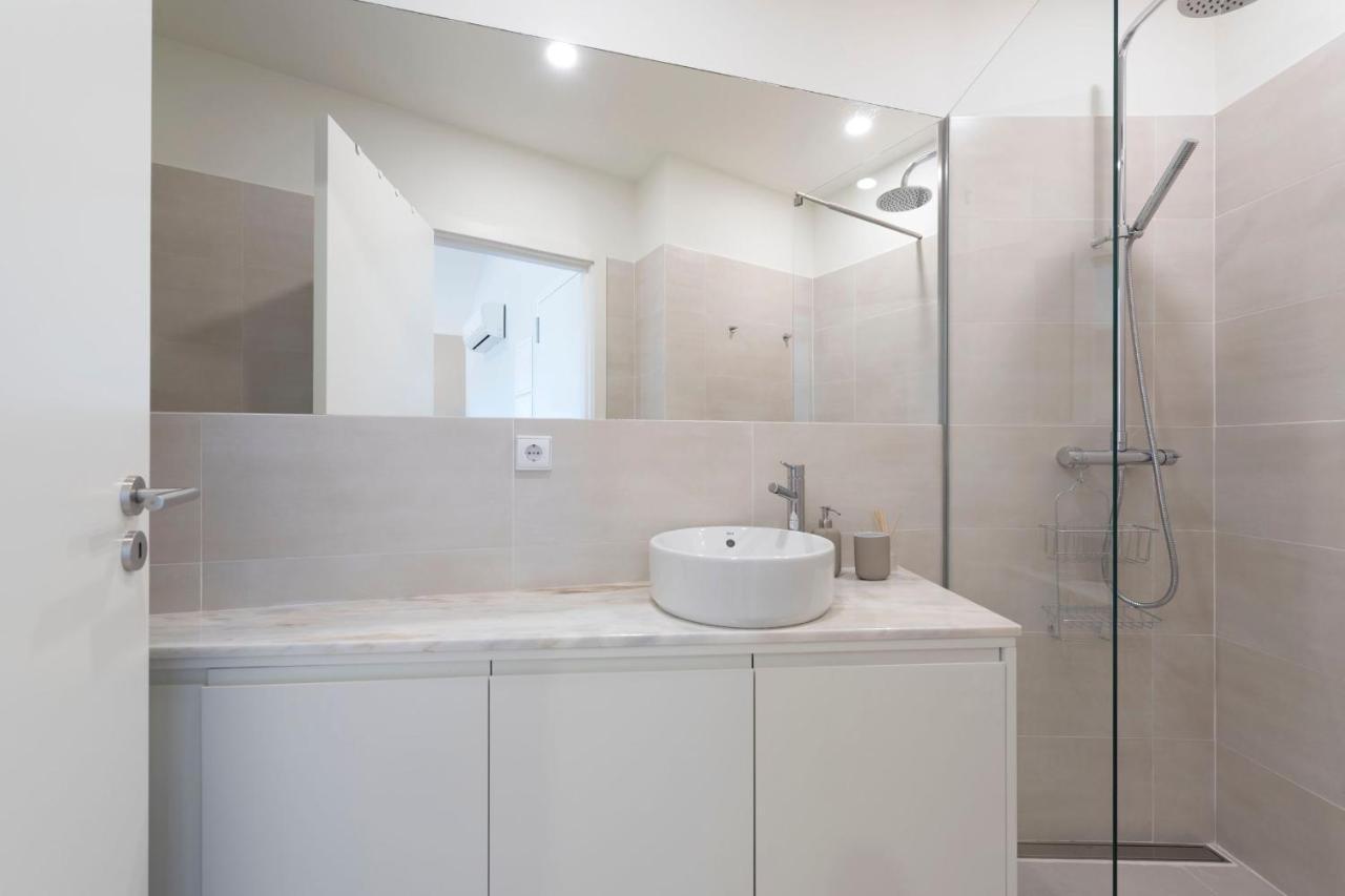 Central Superb Flat W/ Ac & Balcony By Lovelystay 포르투 외부 사진