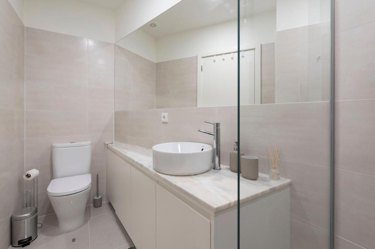 Central Superb Flat W/ Ac & Balcony By Lovelystay 포르투 외부 사진